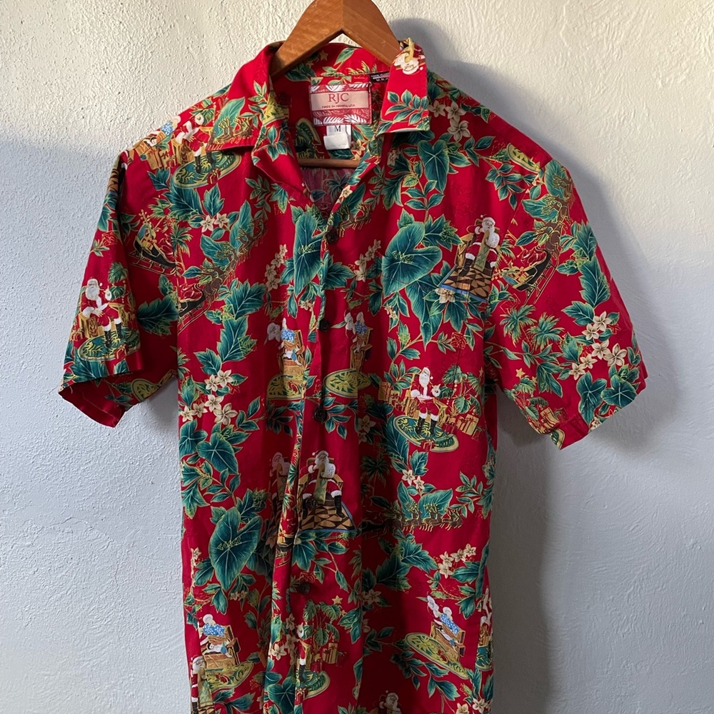 Red Hawaiian Santa Party Shirt Medium